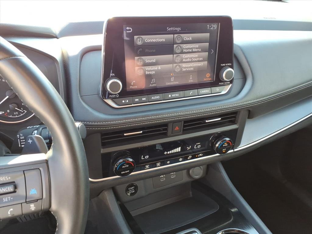 2025 Nissan Rogue SV - Photo 27