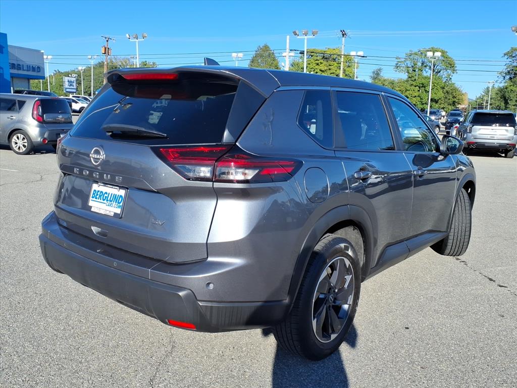 Used 2024 Nissan Rogue SV FWD SUV
