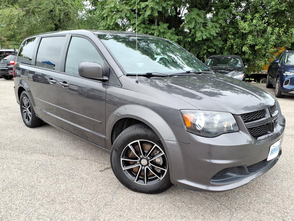 Used 2017 Dodge Grand Caravan SE Plus with VIN 2C4RDGBG2HR649914 for sale in Roanoke, VA