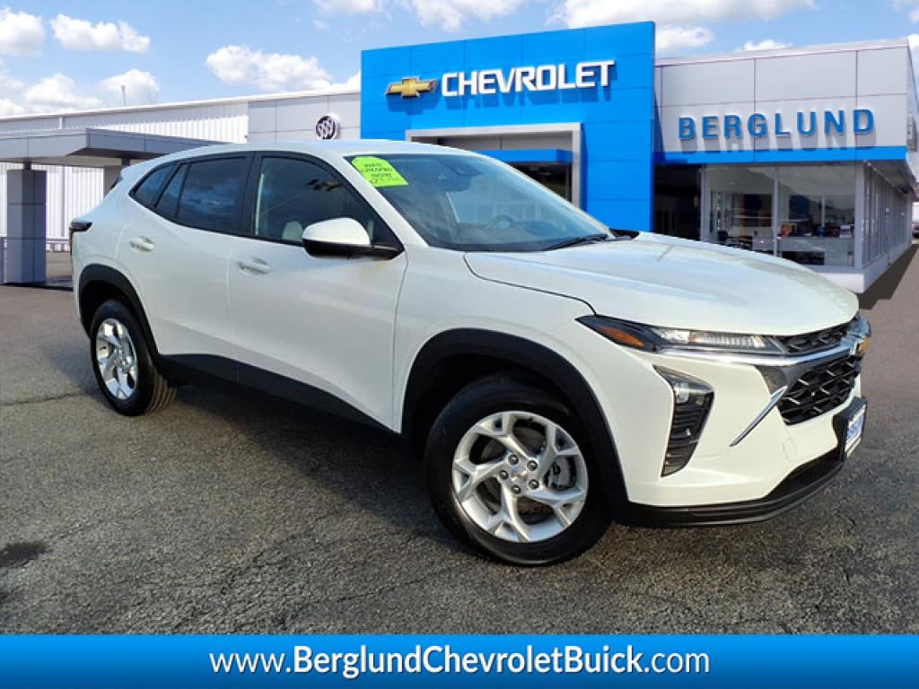 New 2026 Chevrolet Trax LS SUV