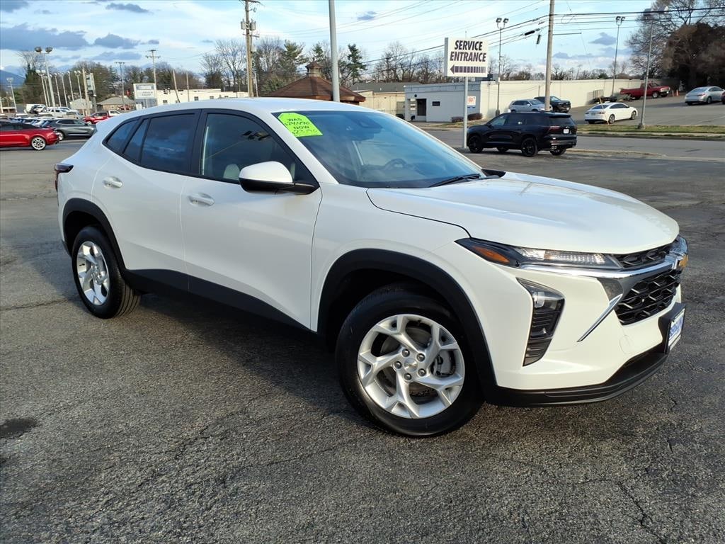 New 2026 Chevrolet Trax LS SUV