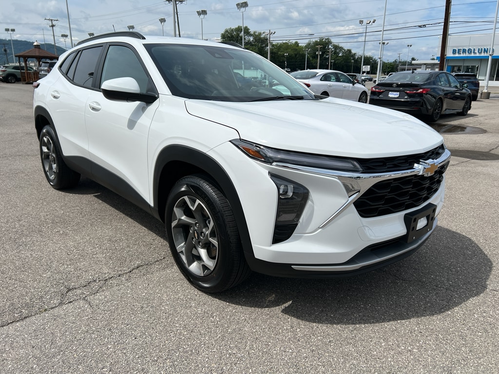 Used 2026 Chevrolet Trax LT SUV
