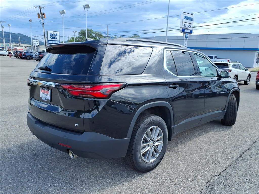 Used 2023 Chevrolet Traverse LT Cloth SUV