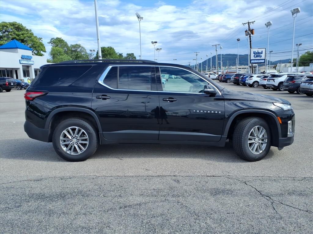 Used 2023 Chevrolet Traverse LT Cloth SUV