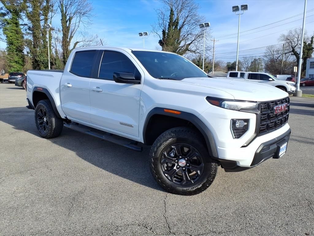 2023 GMC Canyon Elevation's photo