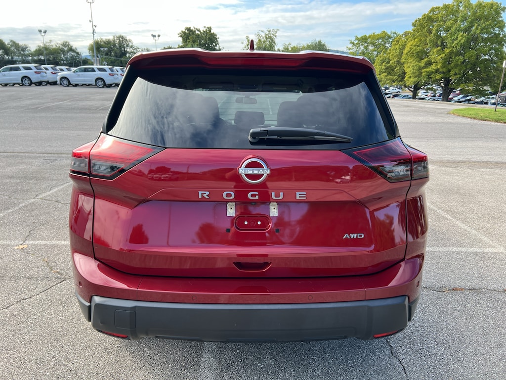 Used 2025 Nissan Rogue SV Intelligent AWD SUV