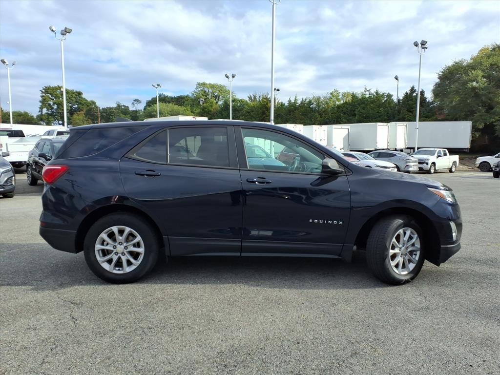 2020 Chevrolet Equinox LS photo 2