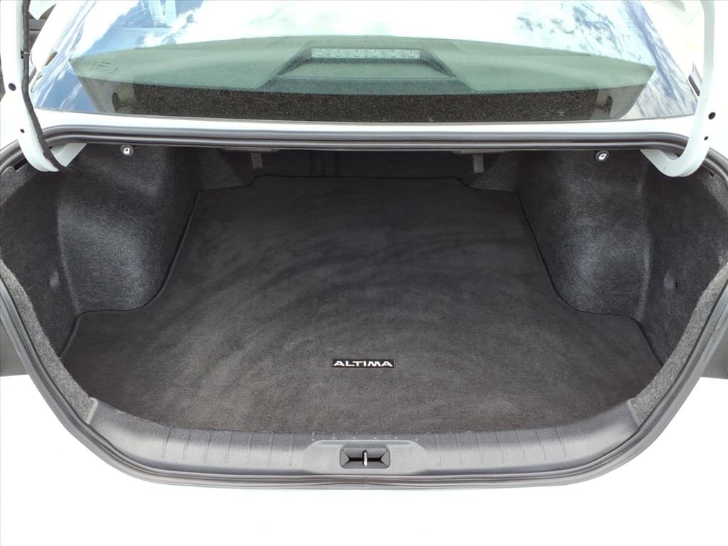 2025 Nissan Altima SV - Photo 14