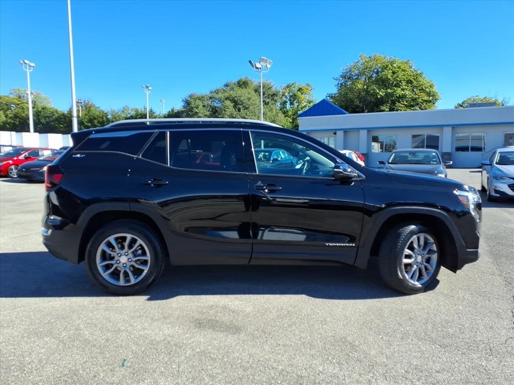 Used 2024 GMC Terrain SLT SUV