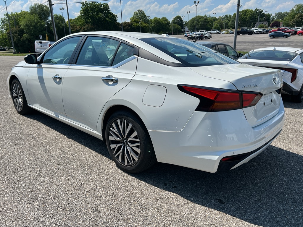 Used 2025 Nissan Altima SV FWD Sedan