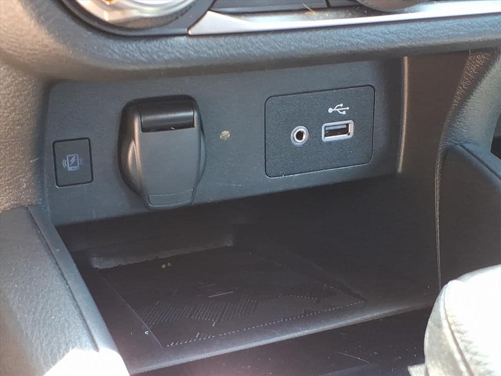 2025 Nissan Versa Sedan SV - Photo 31