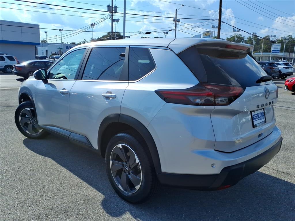 2025 Nissan Rogue SV - Photo 6