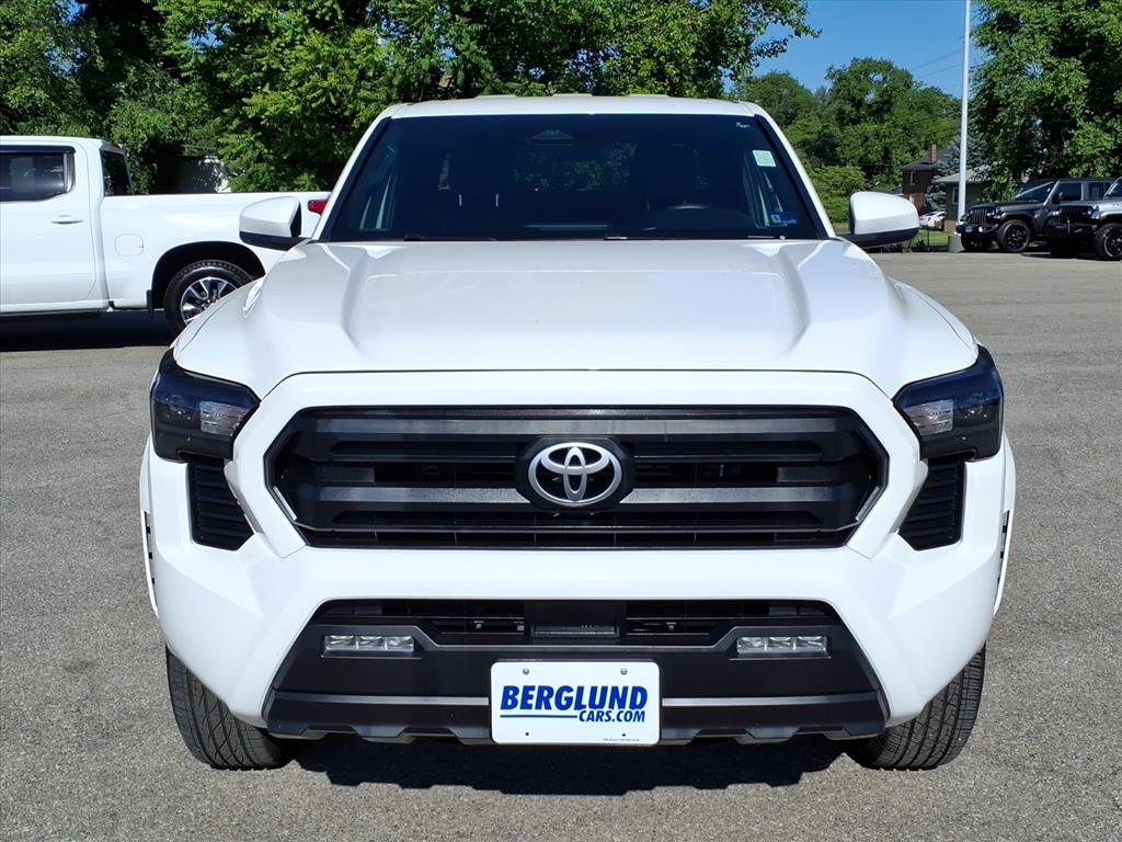 2024 Toyota Tacoma SR5 - Photo 9
