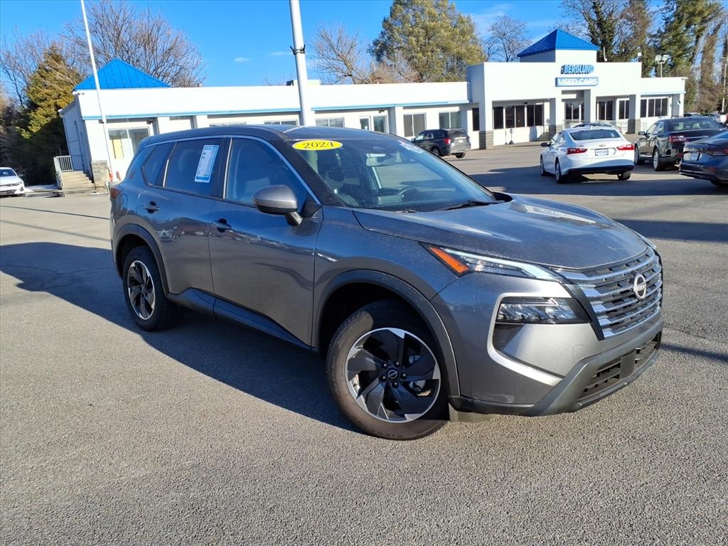 Used 2024 Nissan Rogue SV