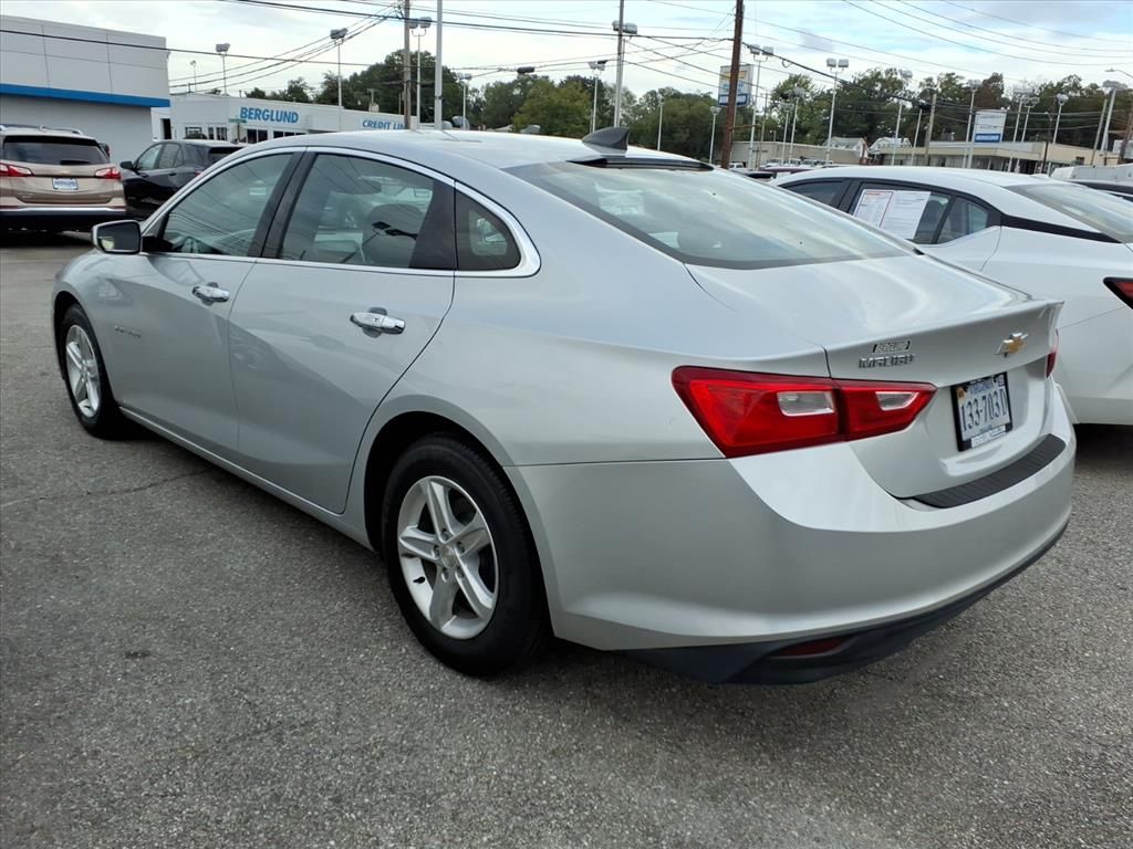 2020 Chevrolet Malibu LS photo 2
