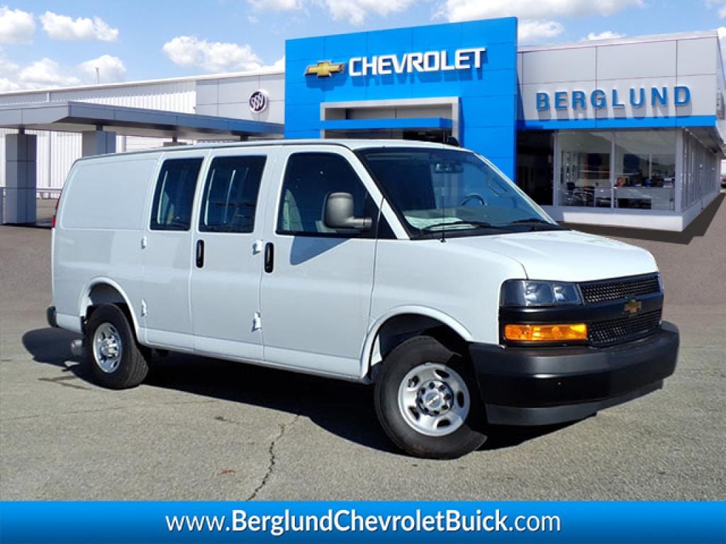 2025 Chevrolet Express 2500 Work Van HD's photo