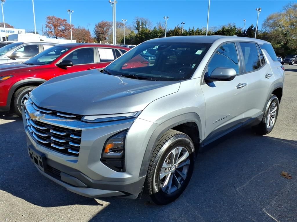 2025 Chevrolet Equinox LT photo 2