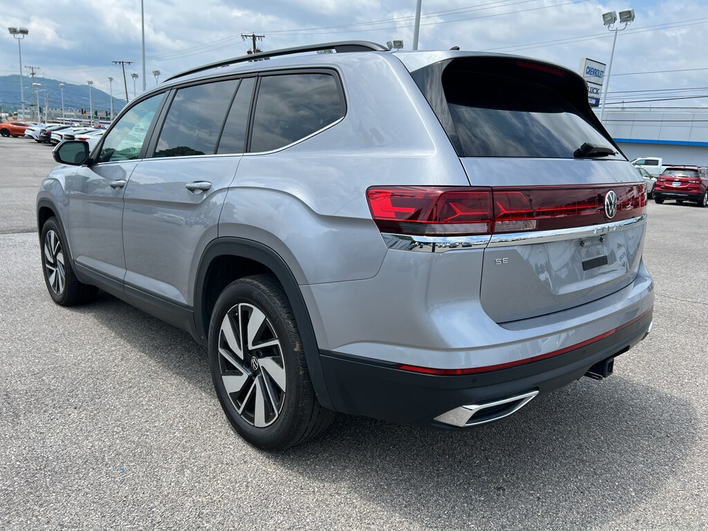 Used 2025 Volkswagen Atlas 2.0T SE w/Technology
