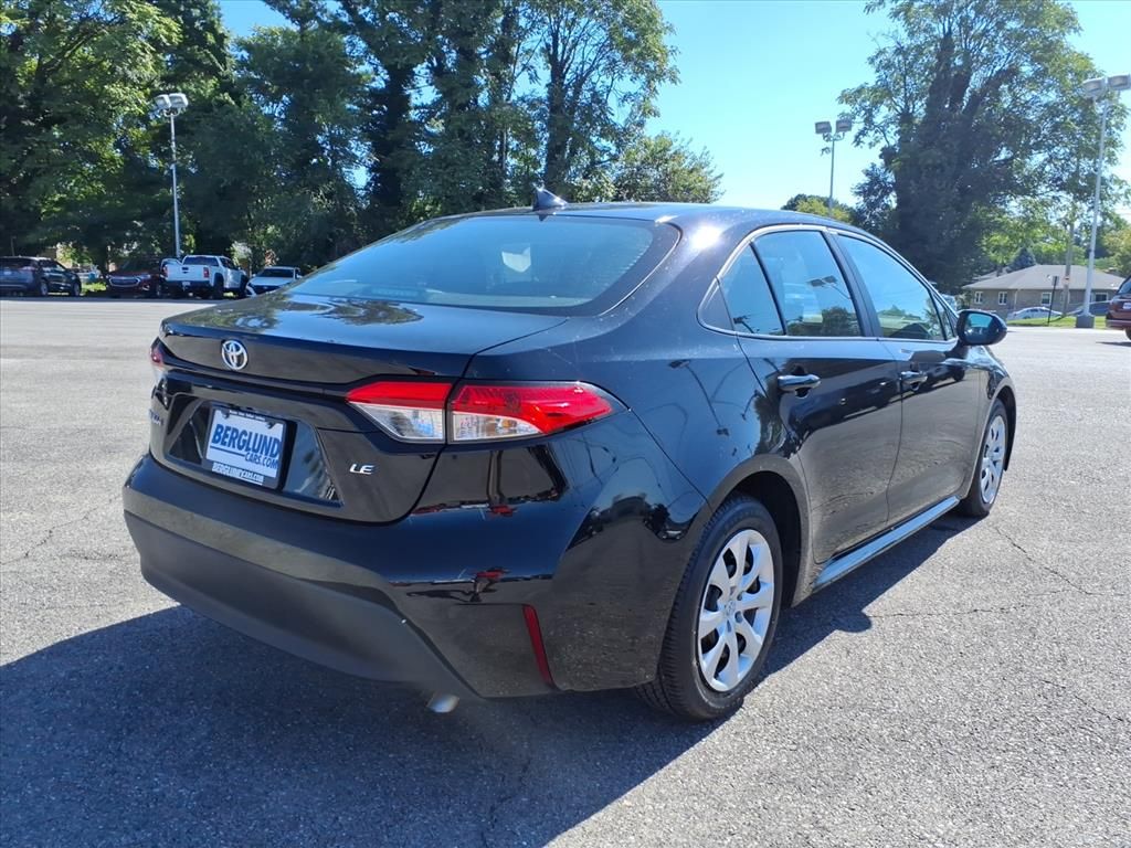2024 Toyota Corolla LE photo 4