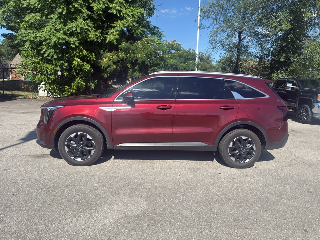 Used 2024 Kia Sorento S SUV