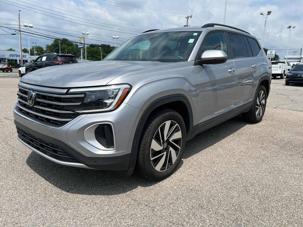 Used 2025 Volkswagen Atlas 2.0T SE w/Technology