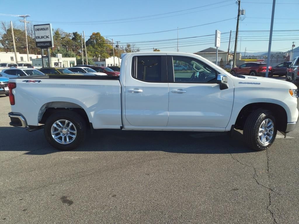 2025 Chevrolet Silverado 1500 LT photo 3