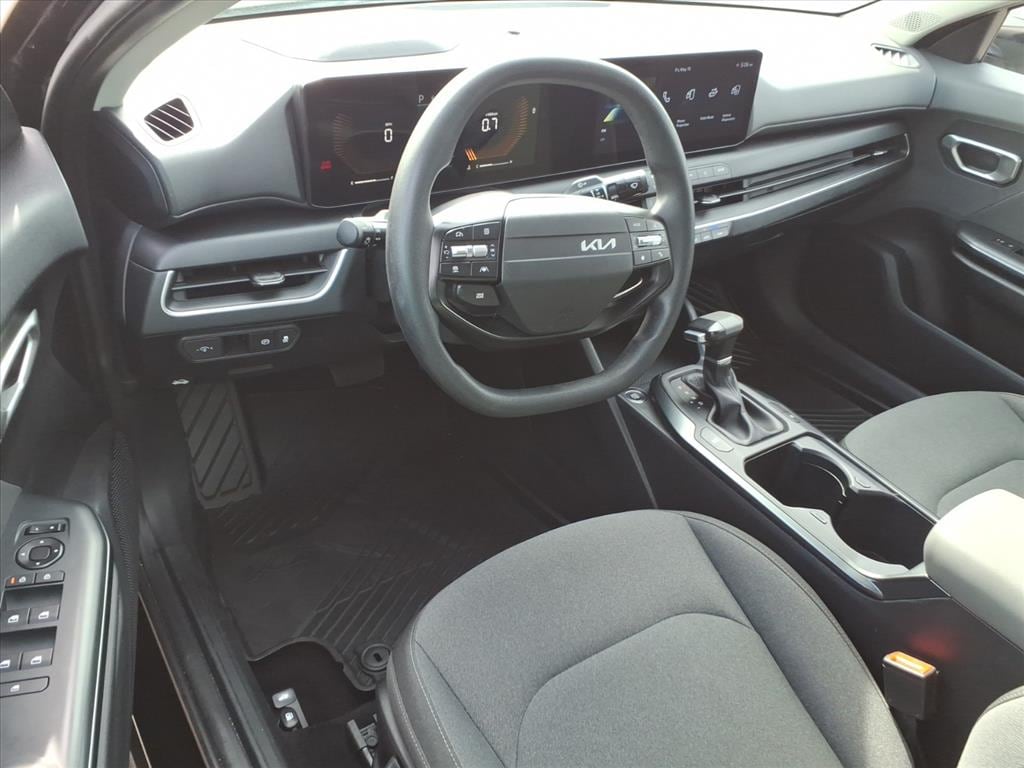 2025 Kia K4 LXS - Photo 18