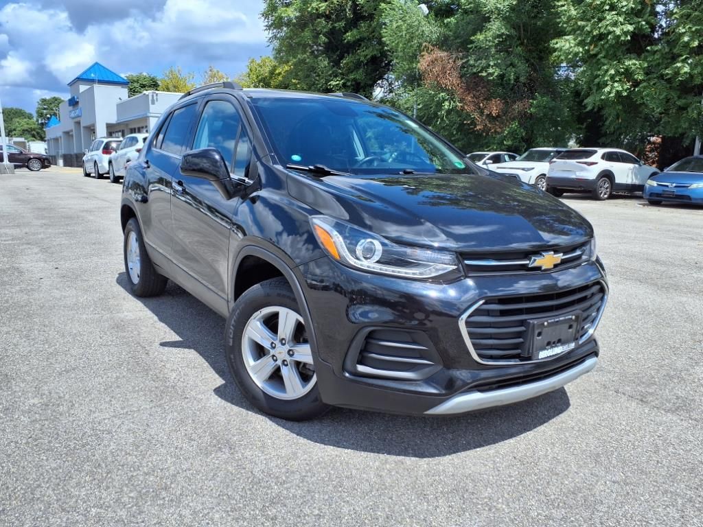 2020 Chevrolet Trax LT photo 2