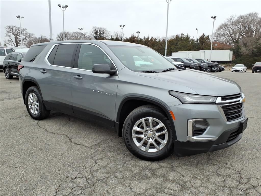 Used 2023 Chevrolet Traverse LS SUV