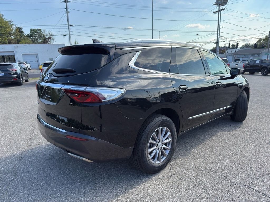 2022 Buick Enclave Essence photo 3
