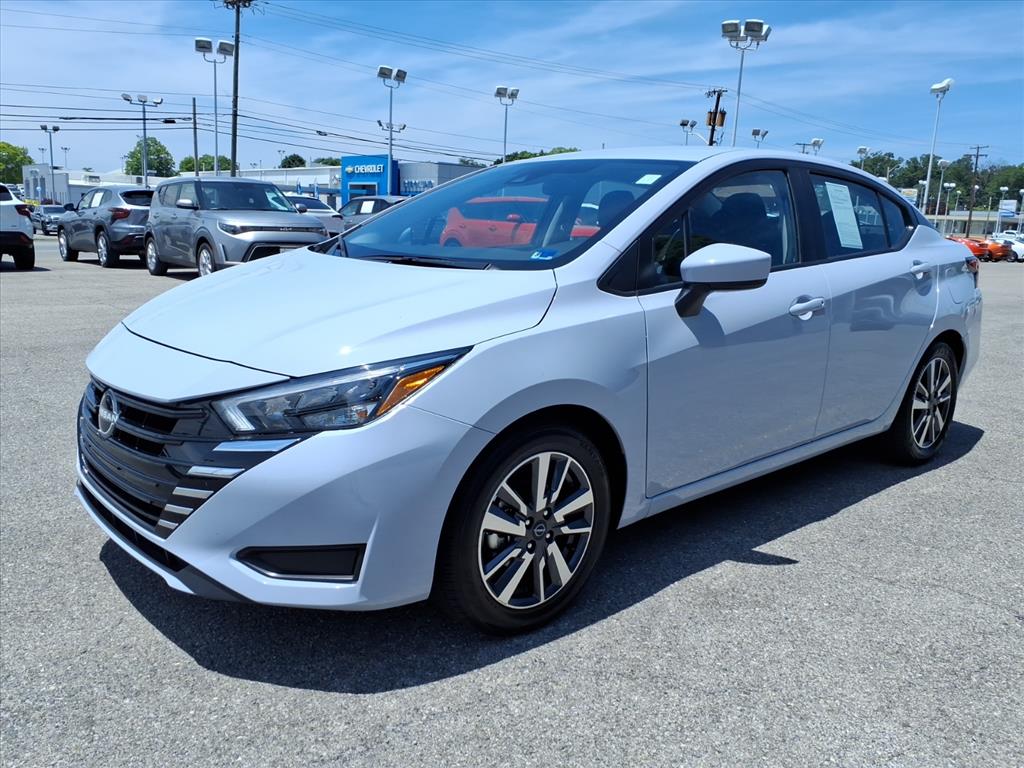 2025 Nissan Versa Sedan SV - Photo 8