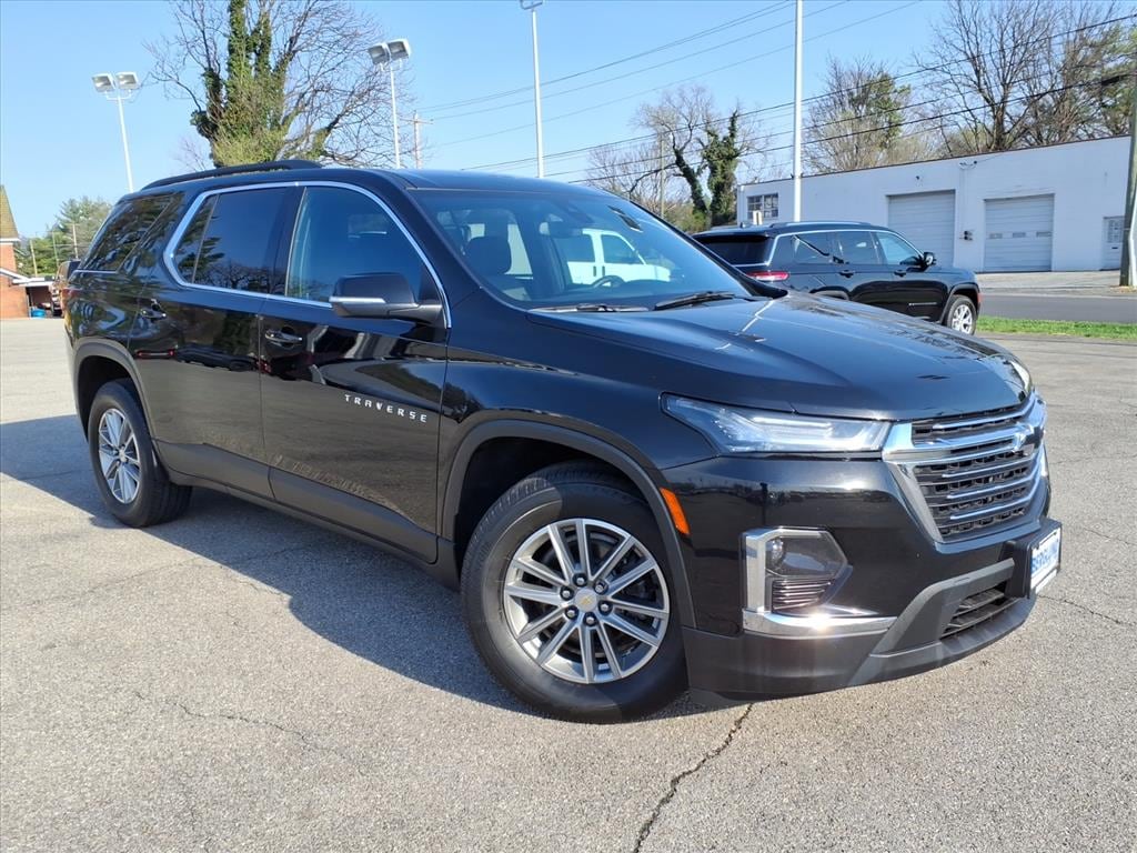 Used 2023 Chevrolet Traverse LT Cloth SUV