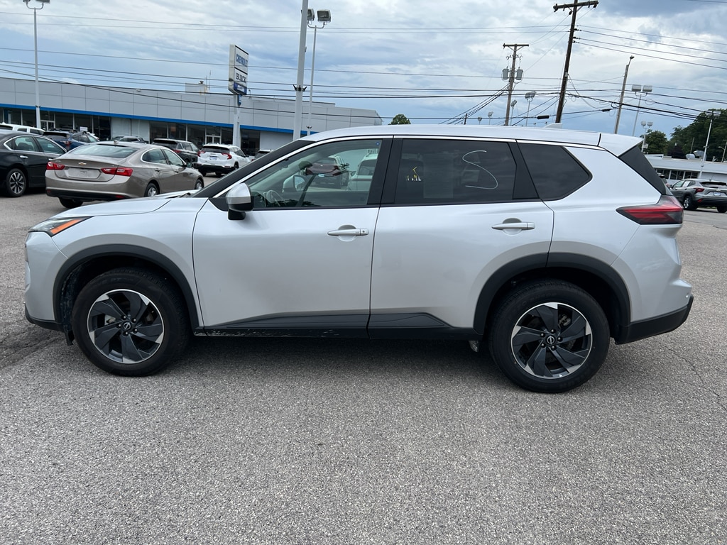2025 Nissan Rogue SV - Photo 8