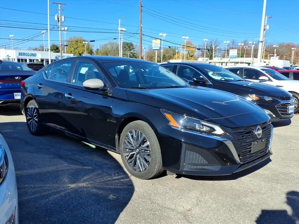 2024 Nissan Altima SV