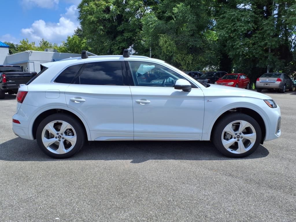 2022 Audi Q5 S line Premium Plus photo 2