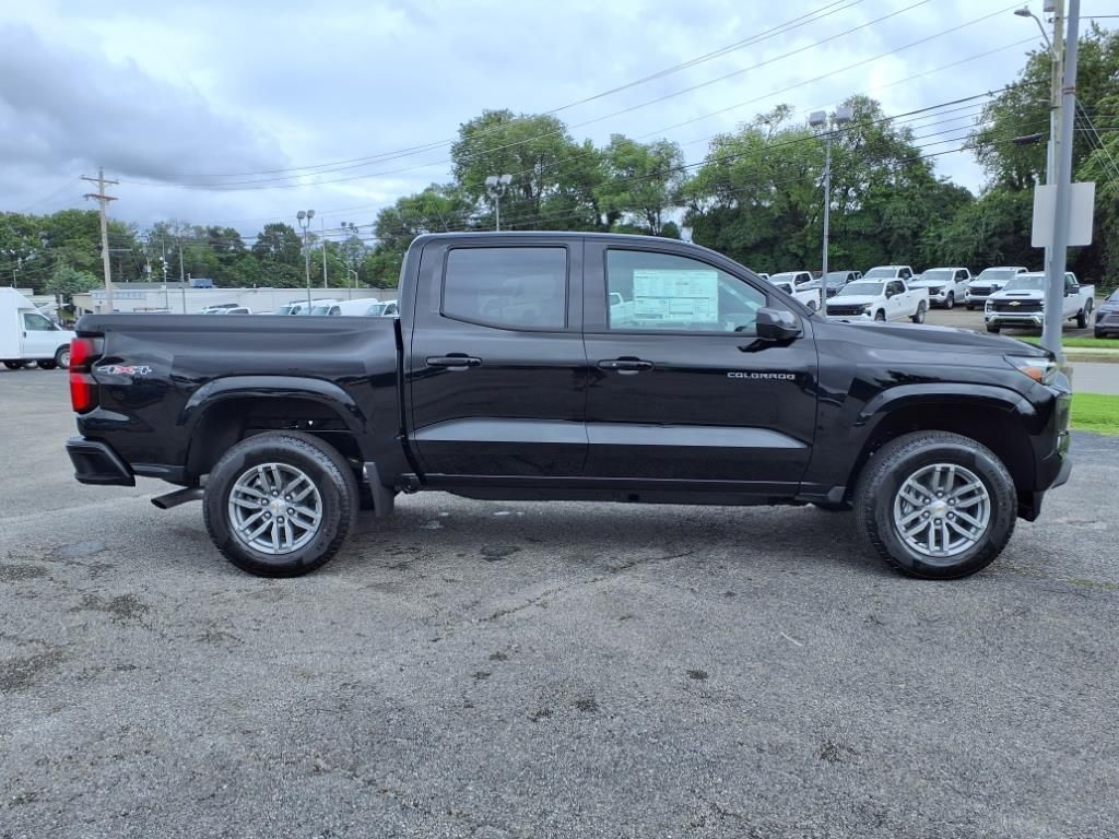 2026 Chevrolet Colorado LT photo 3