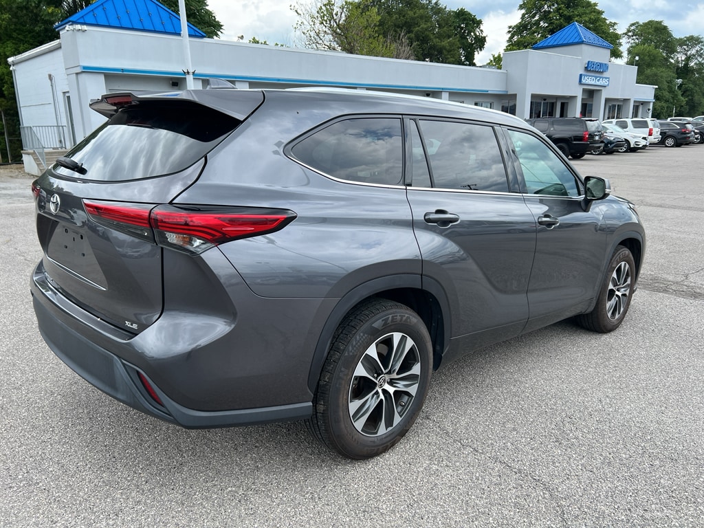 Used 2021 Toyota Highlander XLE SUV
