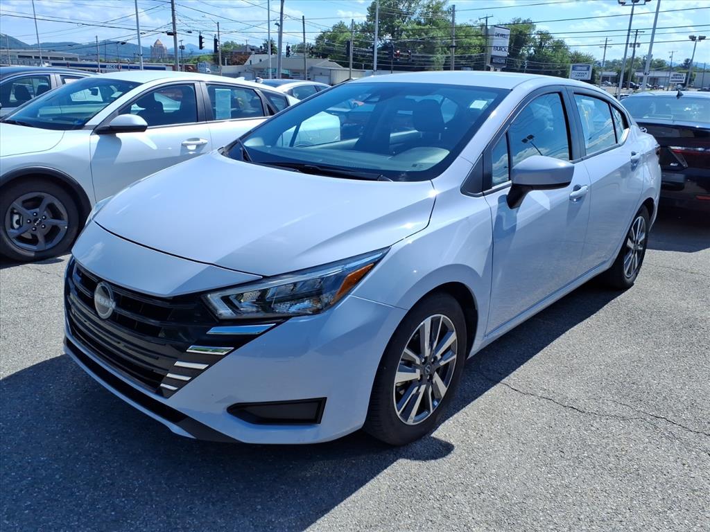 2025 Nissan Versa 1.6 SV CVT's photo