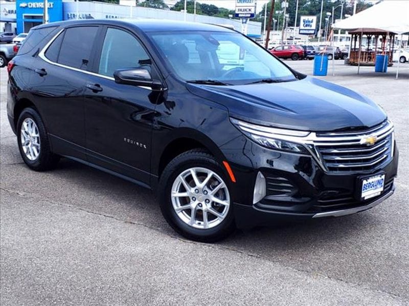 Used 2022 Chevrolet Equinox LT with VIN 3GNAXUEV5NL105985 for sale in Roanoke, VA