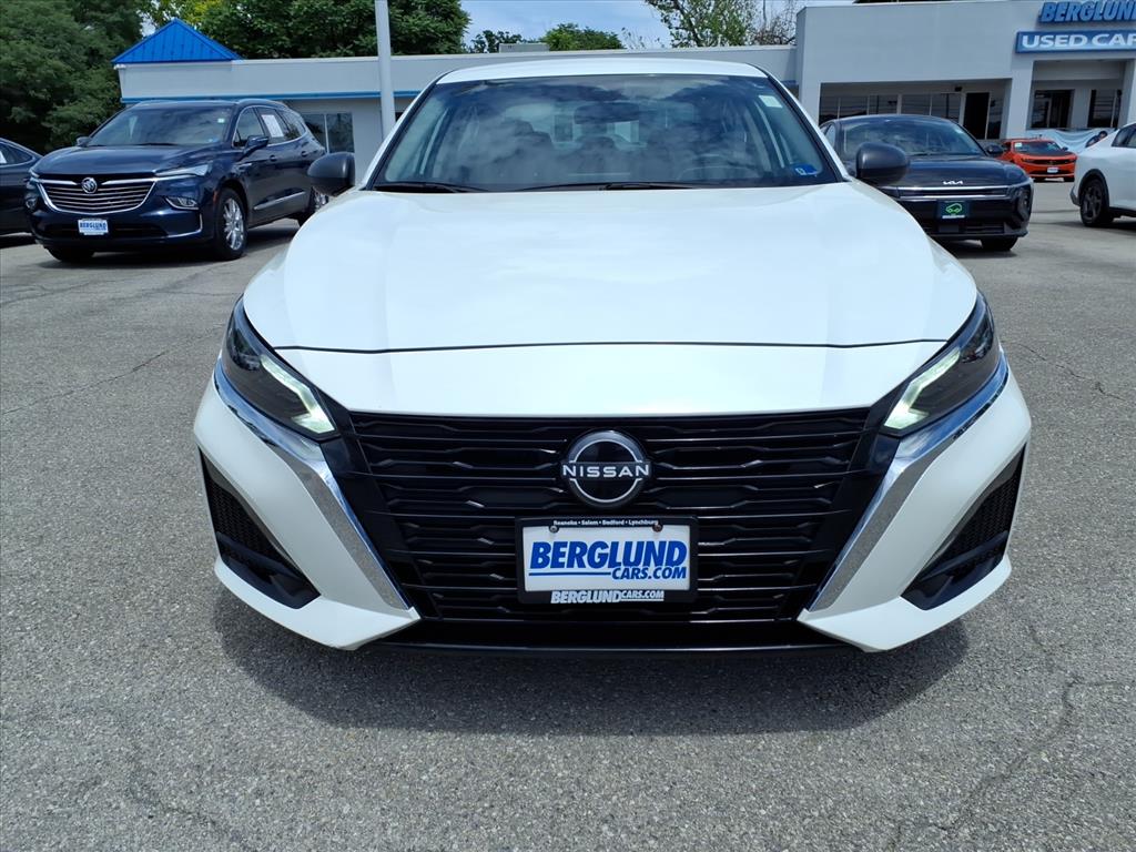 2025 Nissan Altima SV - Photo 9