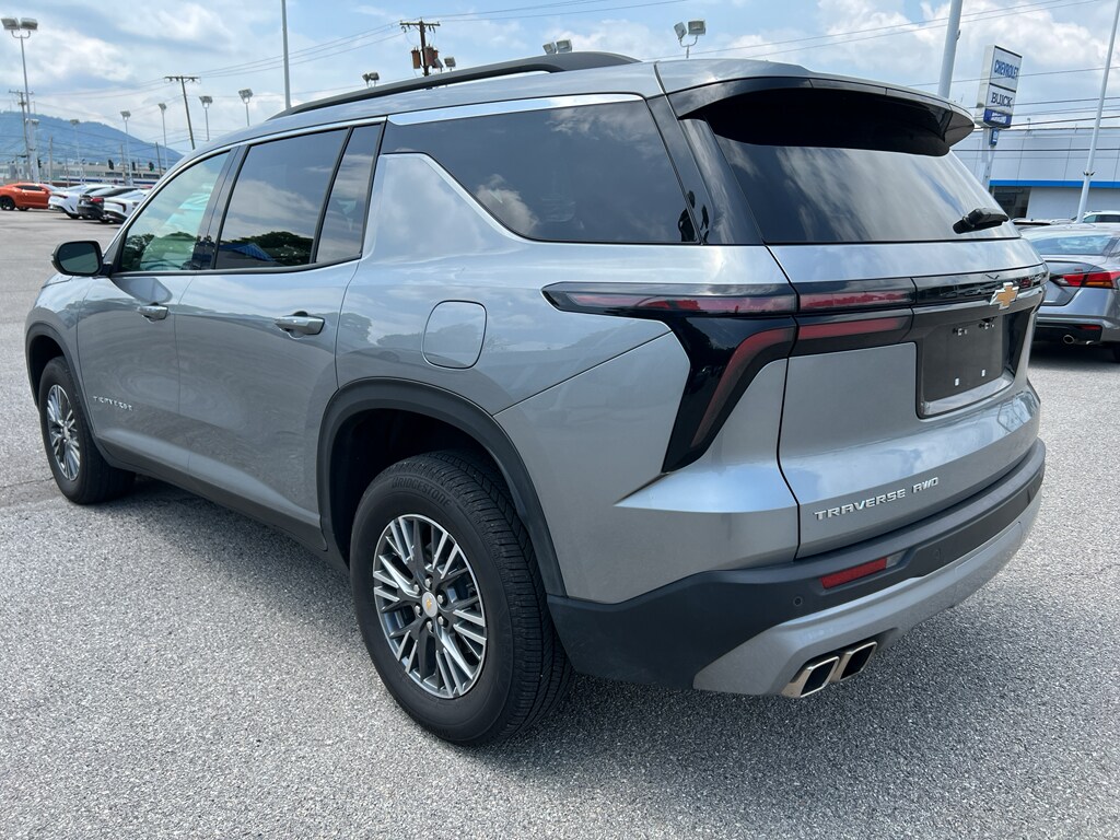 Used 2026 Chevrolet Traverse LT SUV