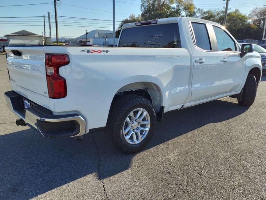 2025 Chevrolet Silverado 1500 LT photo 4