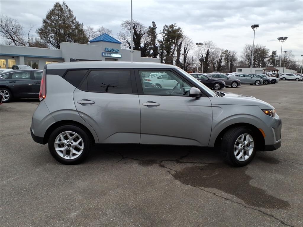 Used 2024 Kia Soul LX