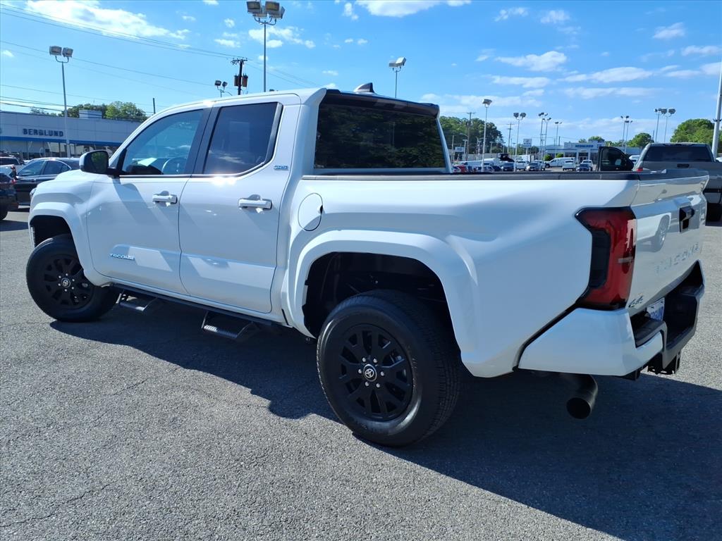 2024 Toyota Tacoma SR5 - Photo 6