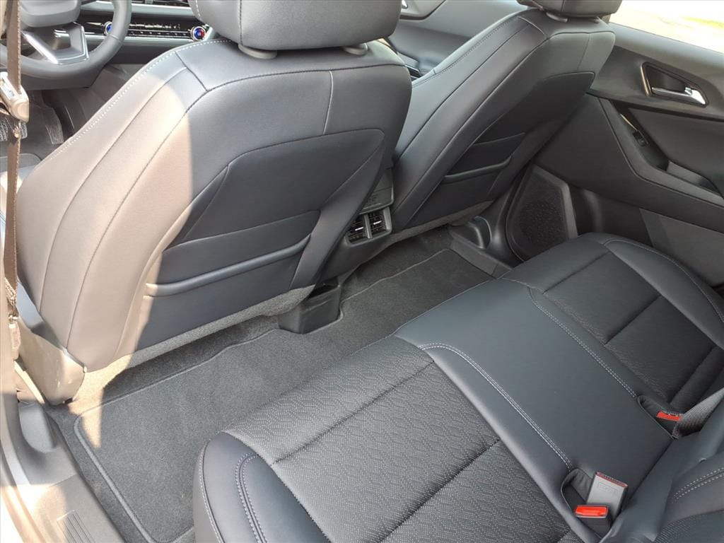 2027 Chevrolet Equinox LT - Photo 12