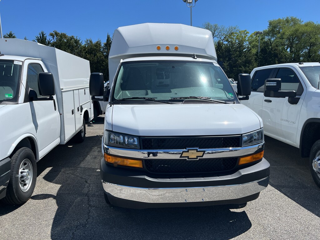 New 2025 Chevrolet Express Cutaway 3500 1WT Cutaway Van