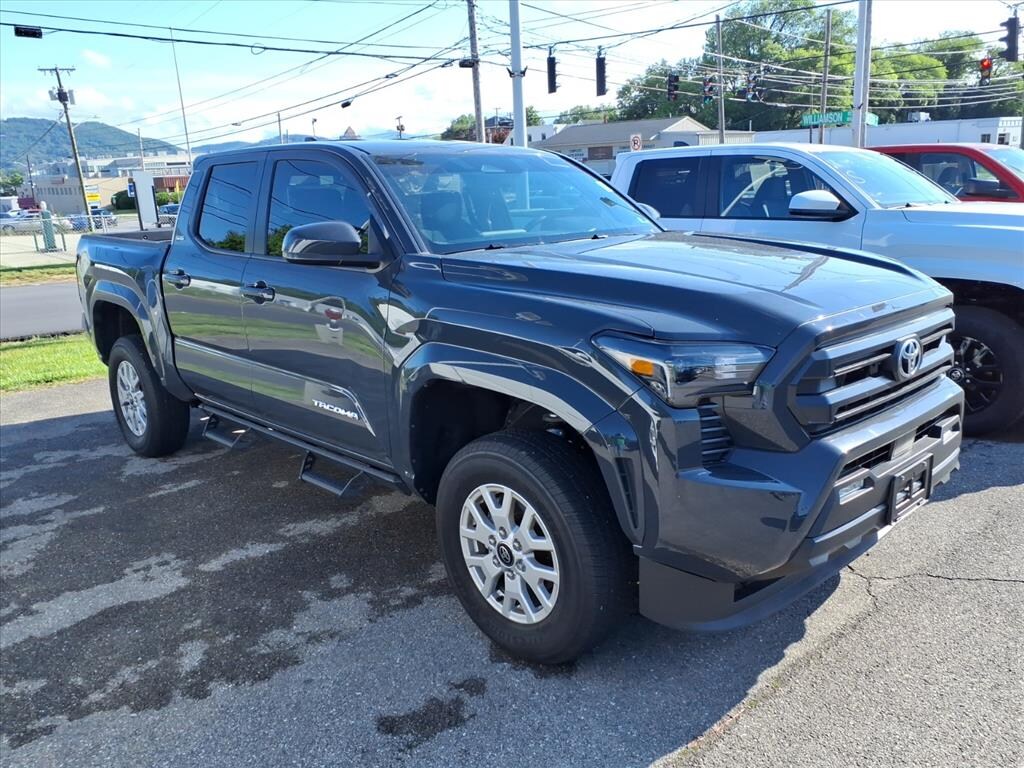 Used 2025 Toyota Tacoma SR5 Truck