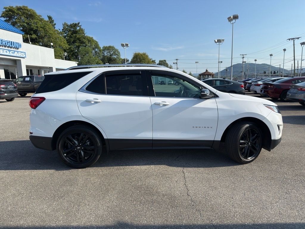 2020 Chevrolet Equinox LT photo 2