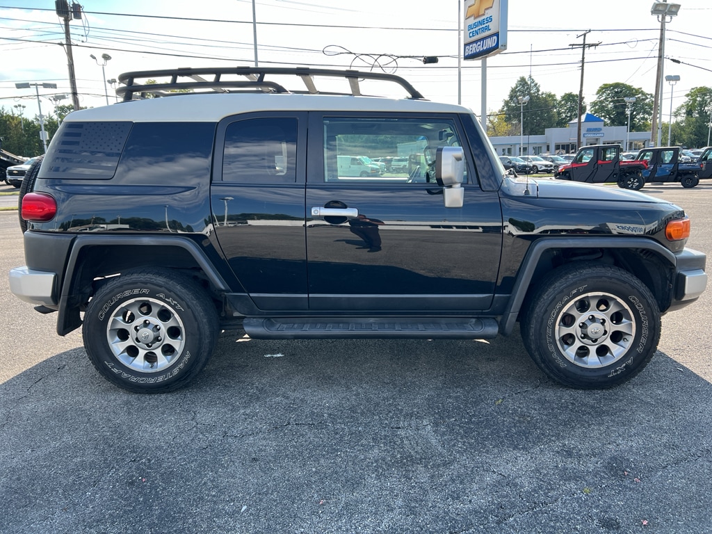 Used 2011 Toyota FJ Cruiser SR SUV