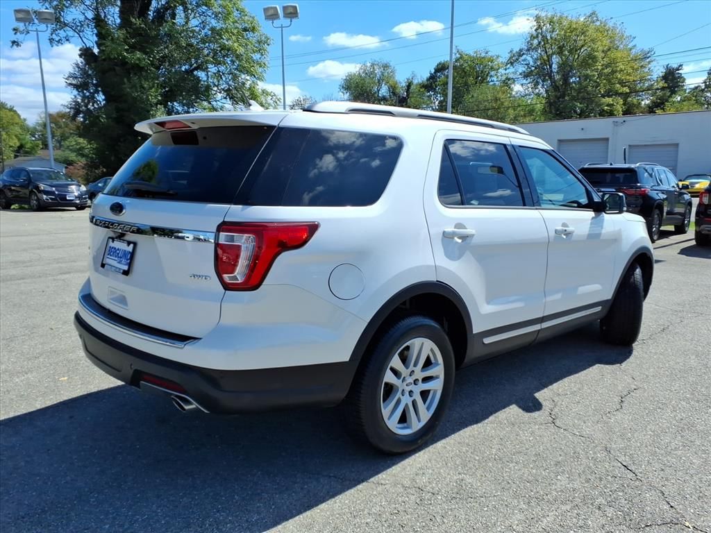 2018 Ford Explorer XLT photo 3